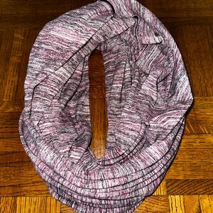 Lululemon Customizable Snap Scarf pink/purple/grey